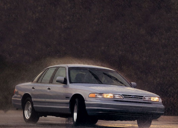 Technische Daten und Spezifikationen für Ford Crown Victoria II - picture 1