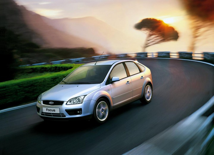 Technical specifications and characteristics for【Ford Focus II Hatchback】 - picture 1