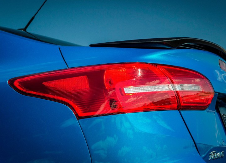 Технические характеристики о Ford Focus III Sedan Restyling - picture 5
