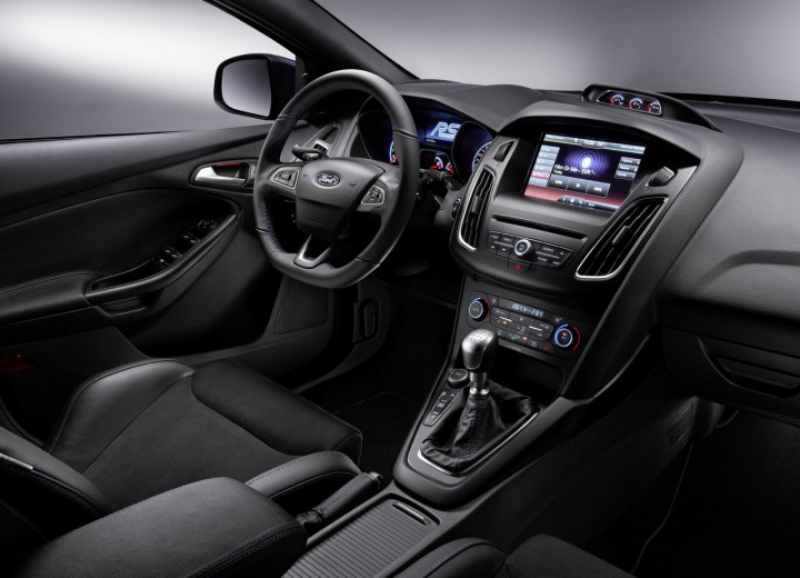 Technical specifications and characteristics for【Ford Focus RS III】 - picture 8