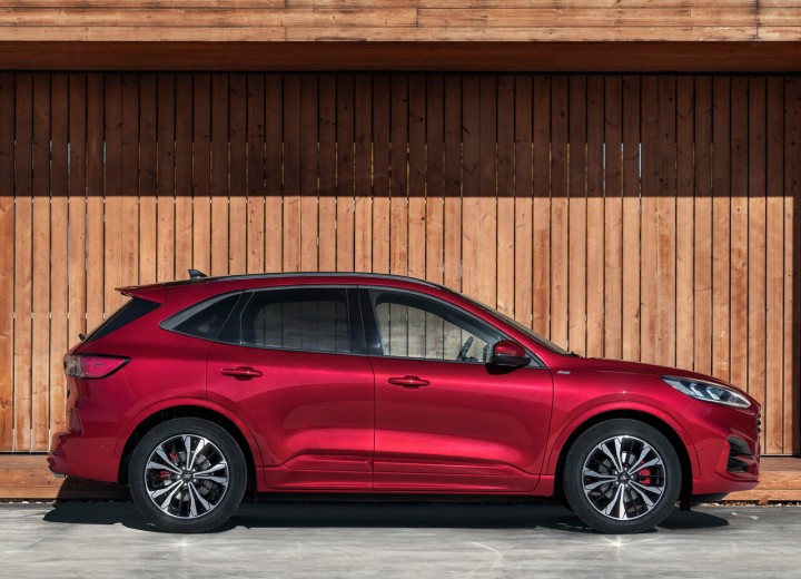 Technical specifications and characteristics for【Ford Kuga III】 - picture 2