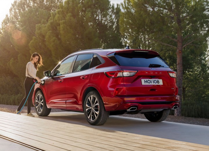 Technical specifications and characteristics for【Ford Kuga III】 - picture 3
