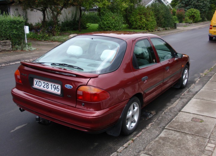 Технические характеристики о Ford Mondeo I Hatchback - picture 1