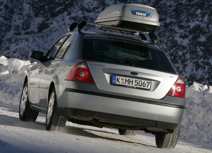 Caractéristiques techniques de Ford Mondeo III Hatchback - picture 4