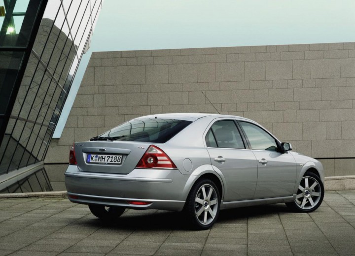 Caractéristiques techniques de Ford Mondeo III Hatchback - picture 3