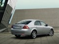 Caractéristiques techniques de Ford Mondeo III Hatchback - picture 3