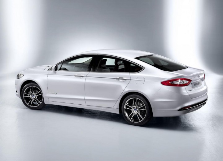 Specificații tehnice pentru Ford Mondeo V Sedan - picture 4