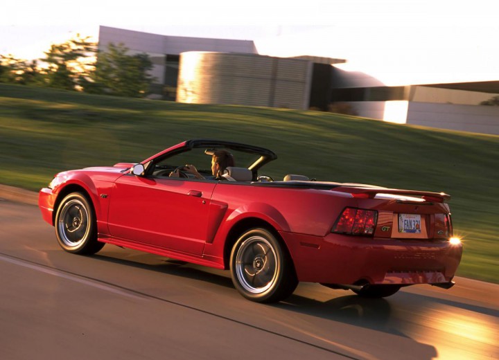 Technische Daten und Spezifikationen für Ford Mustang Convertible IV - picture 4