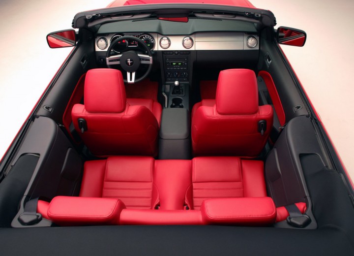 Technical specifications and characteristics for【Ford Mustang Convertible V】 - picture 8