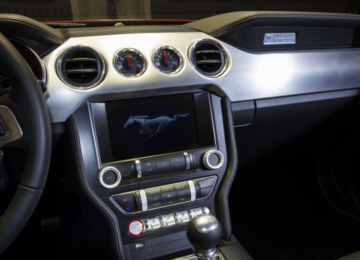 Technical specifications and characteristics for【Ford Mustang VI Cabriolet】 - picture 7