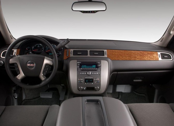 Technical specifications and characteristics for【GMC Yukon (GMT900)】 - picture 5