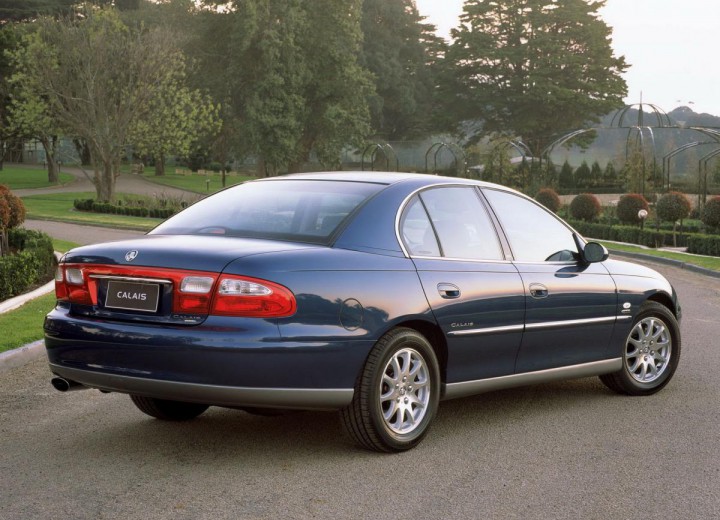 Technical specifications and characteristics for【Holden Calais (VT)】 - picture 5