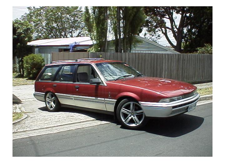Технические характеристики о Holden Calais Wagon (VT) - picture 1