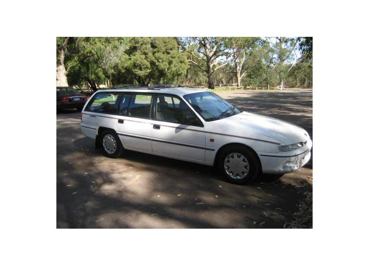 Technical specifications and characteristics for【Holden Commodore Wagon】 - picture 2