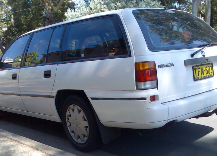Technical specifications and characteristics for【Holden Commodore Wagon】 - picture 3