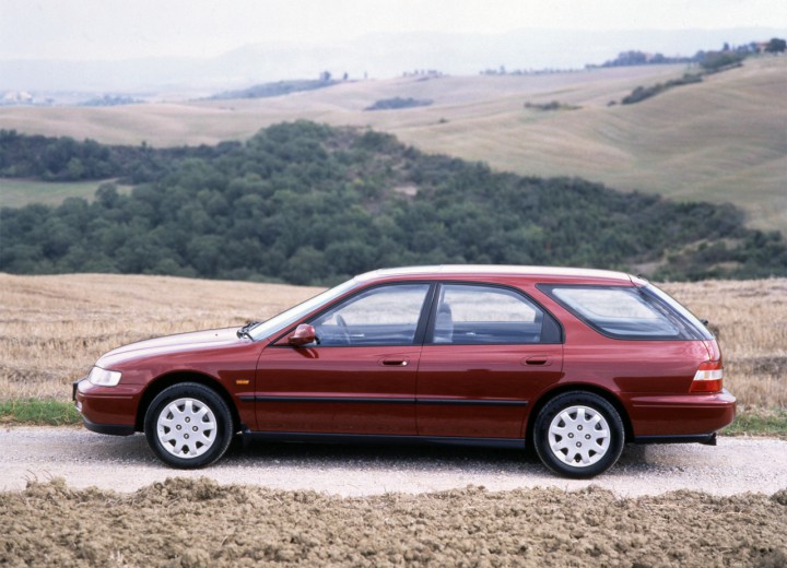 Technical specifications and characteristics for【Honda Accord V Wagon (CE)】 - picture 2