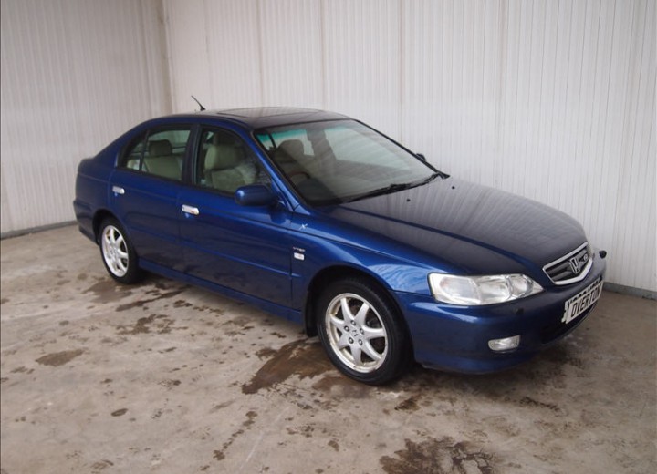 Technical specifications and characteristics for【Honda Accord VI Hatchback】 - picture 1