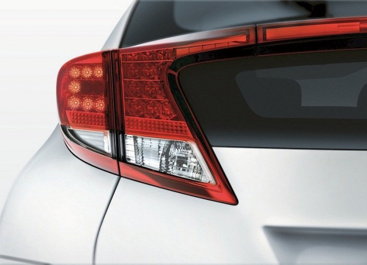 Caractéristiques techniques de Honda Civic IX - picture 15