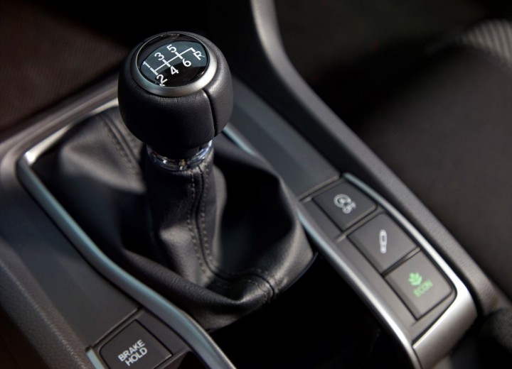 Especificaciones técnicas de Honda Civic X - picture 8