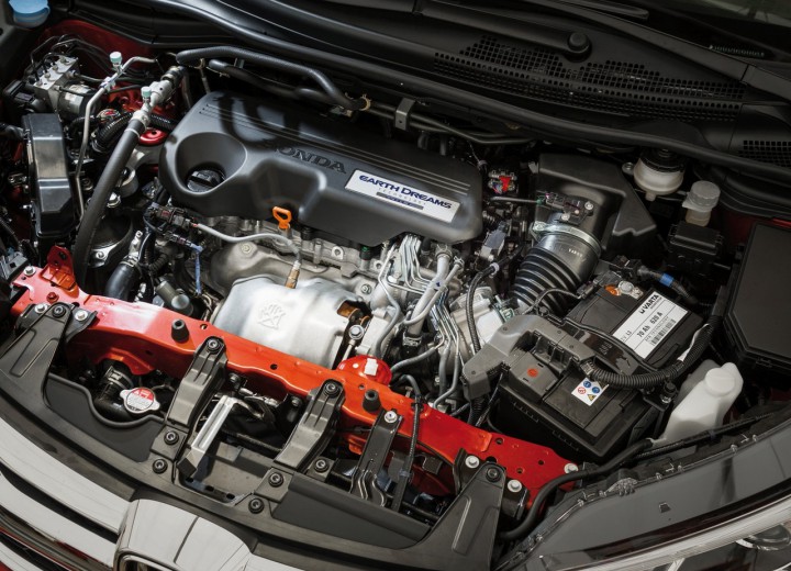 Технически характеристики за Honda CR-V IV Restyling - picture 18