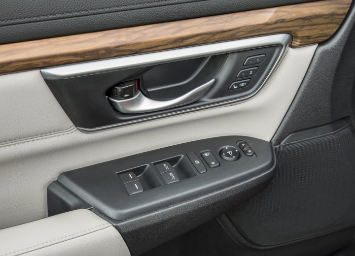 Technical specifications and characteristics for【Honda CR-V V】 - picture 15