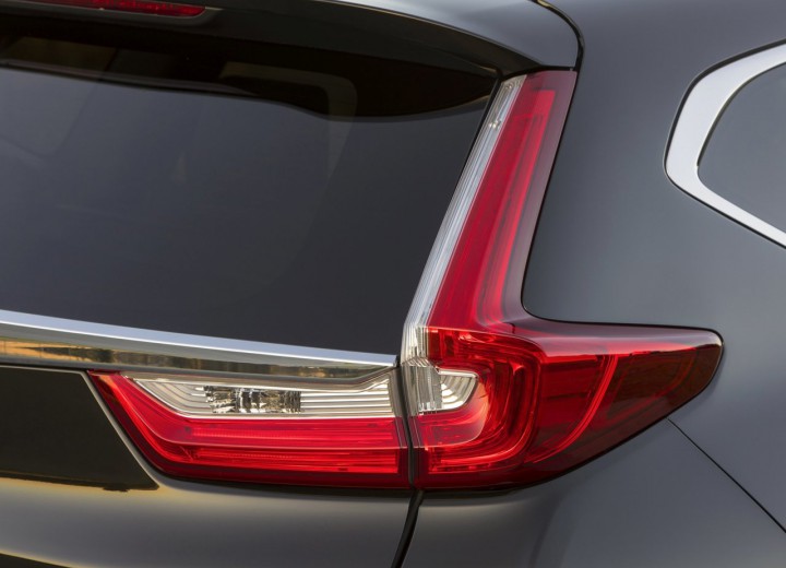 Technical specifications and characteristics for【Honda CR-V V】 - picture 19