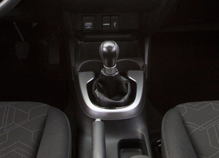 Technical specifications and characteristics for【Honda FIT III】 - picture 11