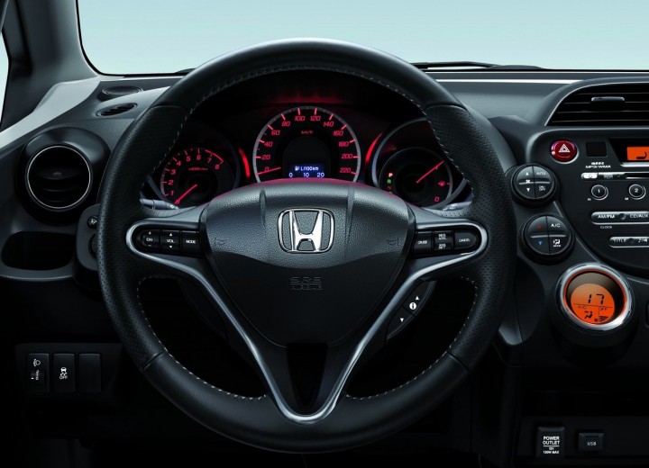 Technical specifications and characteristics for【Honda Jazz II Restyling】 - picture 7