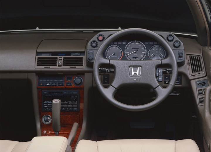 Caractéristiques techniques de Honda Legend I Coupe (KA3) - picture 4