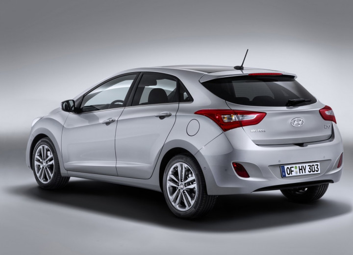 Technical specifications and characteristics for【Hyundai i30 II Restyling】 - picture 3