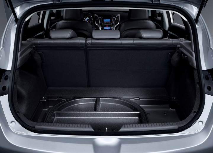 Technical specifications and characteristics for【Hyundai i30 II Restyling】 - picture 9