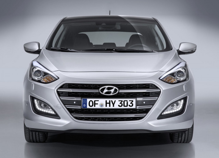 Technical specifications and characteristics for【Hyundai i30 II Restyling】 - picture 2