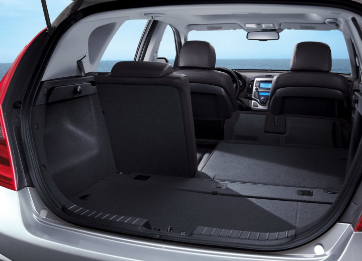 Technical specifications and characteristics for【Hyundai i30 Restyling】 - picture 5