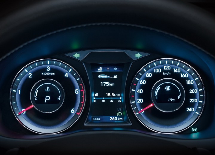 Technical specifications and characteristics for【Hyundai i40 I Restyling CW】 - picture 8