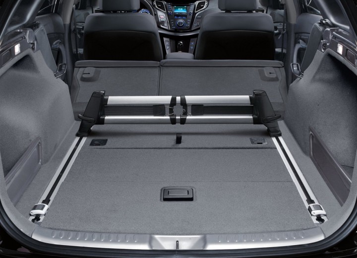 Technical specifications and characteristics for【Hyundai i40 I Restyling CW】 - picture 11