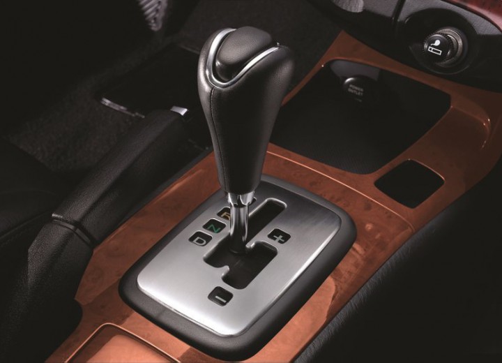 Technische Daten und Spezifikationen für Hyundai Sonata IV Restyling - picture 8