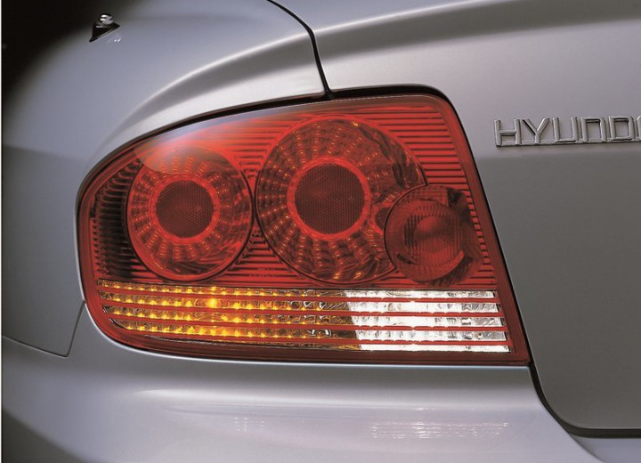 Technische Daten und Spezifikationen für Hyundai Sonata IV Restyling - picture 13