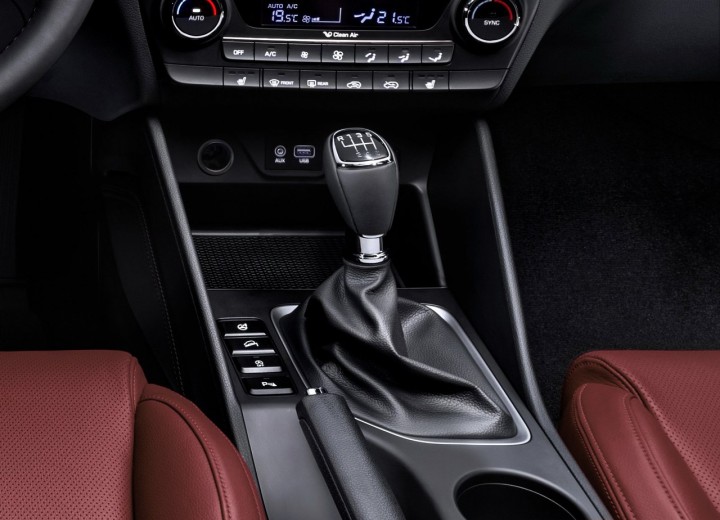 Technical specifications and characteristics for【Hyundai Tucson III】 - picture 11