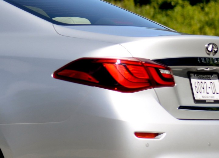 Especificaciones técnicas de Infiniti Q70 Restyling - picture 14