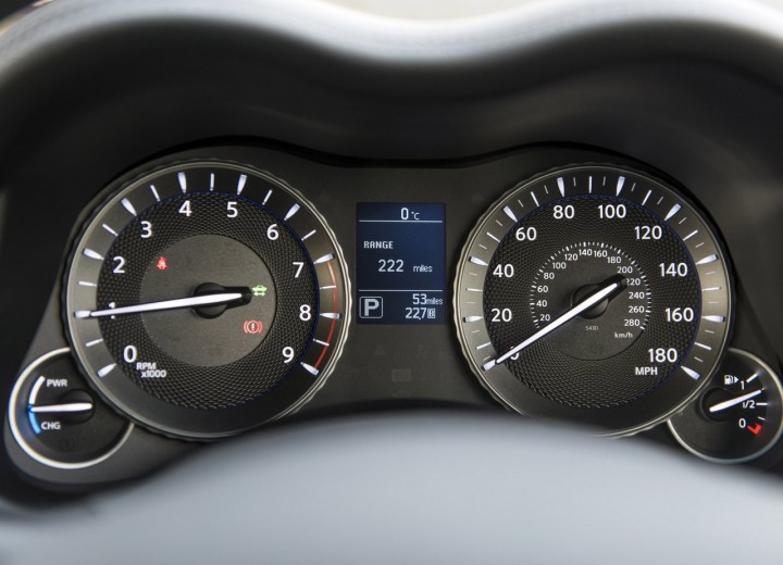 Especificaciones técnicas de Infiniti Q70 Restyling - picture 6