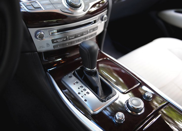 Especificaciones técnicas de Infiniti Q70 Restyling - picture 9