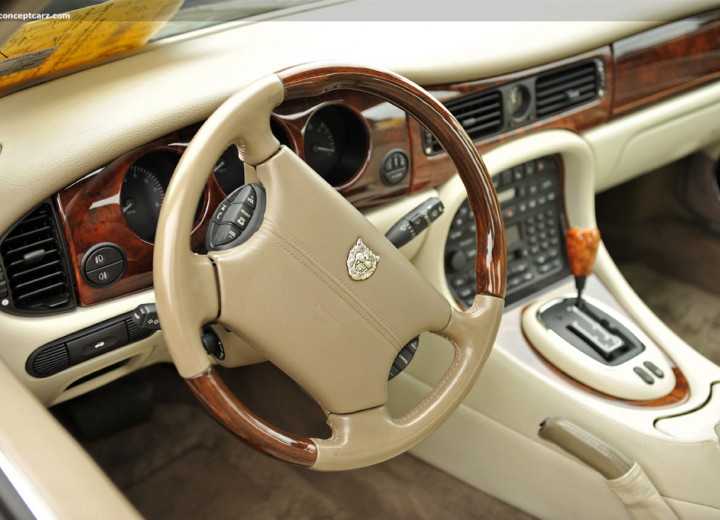 Technical specifications and characteristics for【Jaguar XJ (X308/NAW/NAB)】 - picture 4