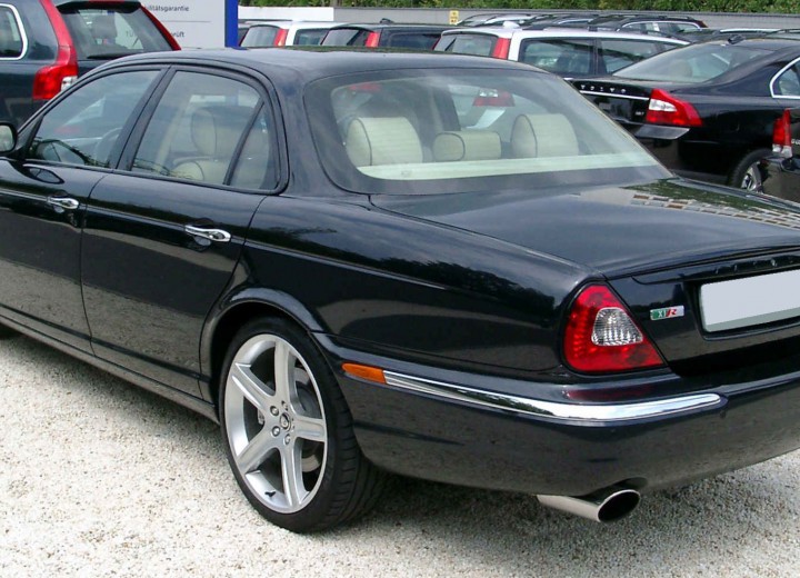 Технически характеристики за Jaguar XJR - picture 3