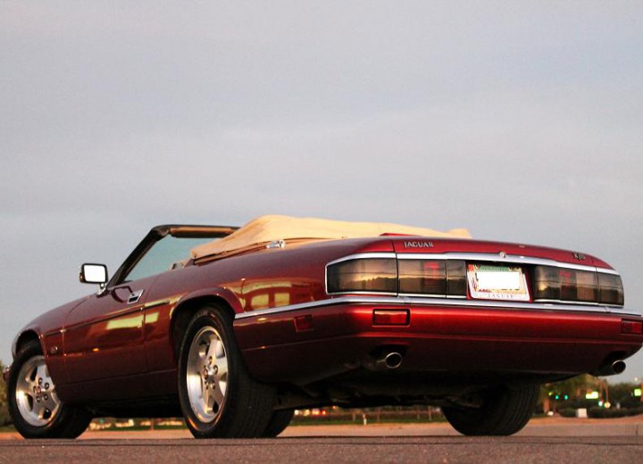 Технически характеристики за Jaguar XJS Convertible - picture 7