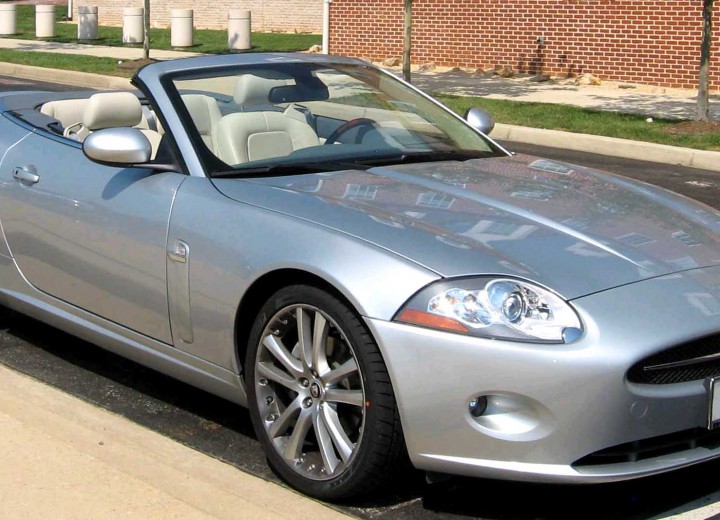 Caractéristiques techniques de Jaguar XK 8 Convertible (QDV) - picture 2