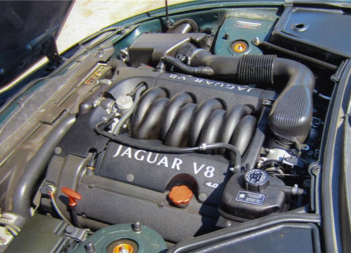 Caractéristiques techniques de Jaguar XK 8 Convertible (QDV) - picture 6
