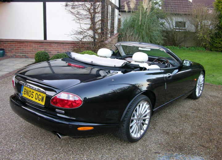 Caractéristiques techniques de Jaguar XK 8 Convertible (QDV) - picture 3