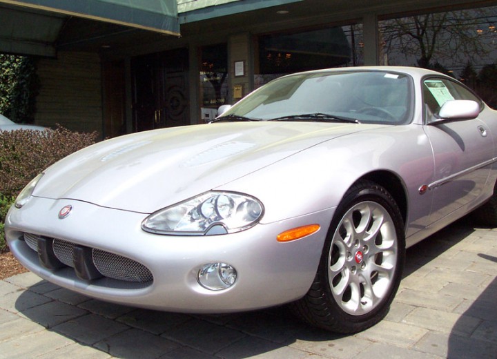 Caractéristiques techniques de Jaguar XKR - picture 2