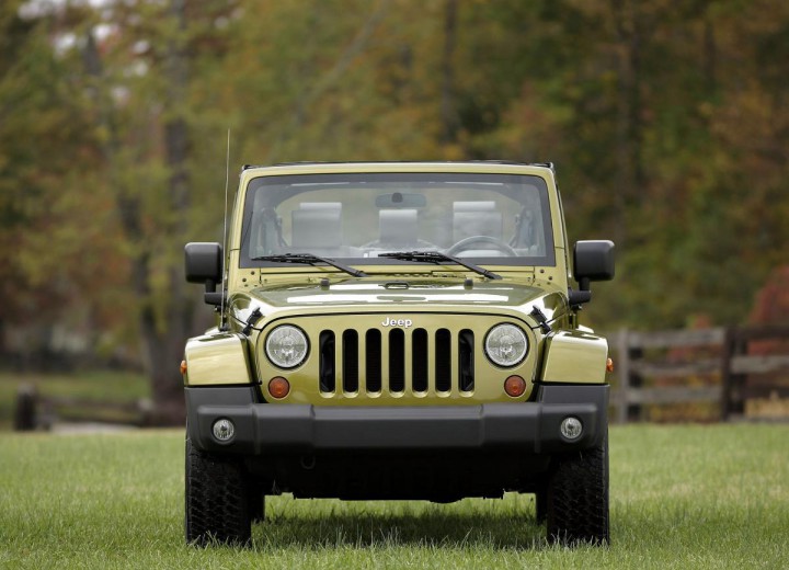 Technical specifications and characteristics for【Jeep Wrangler III (JK)】 - picture 2