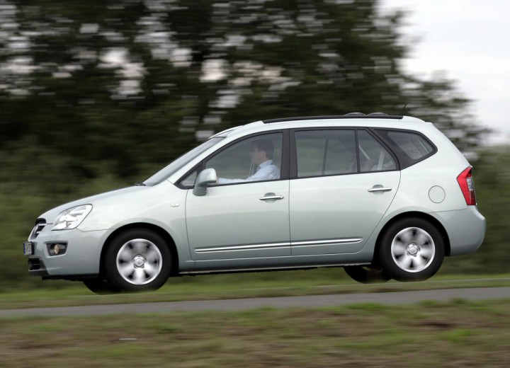 Especificaciones técnicas de Kia Carens III - picture 2